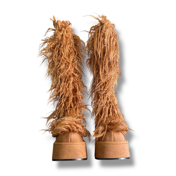 DollsKill | NWB Current Mood Bratz Y2K Platform Yasmin Brown Fur Boots - Picture 2 of 9